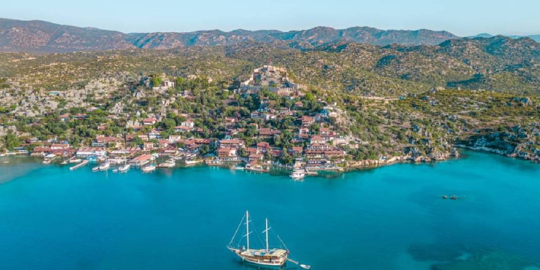 Burada ne yol var ne gürültü! Karadan değil denizden ulaşım sağlanıyor: Eşsiz huzuruyla yolu düşenleri büyülüyor 8